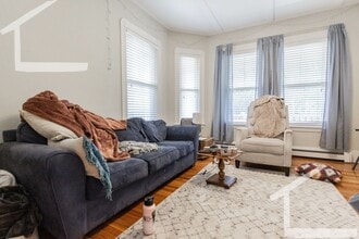 Building Photo - 101 Surrey St