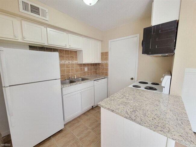 Building Photo - 2 br, 1.5 bath Condo - 4507 Carter Creek P...