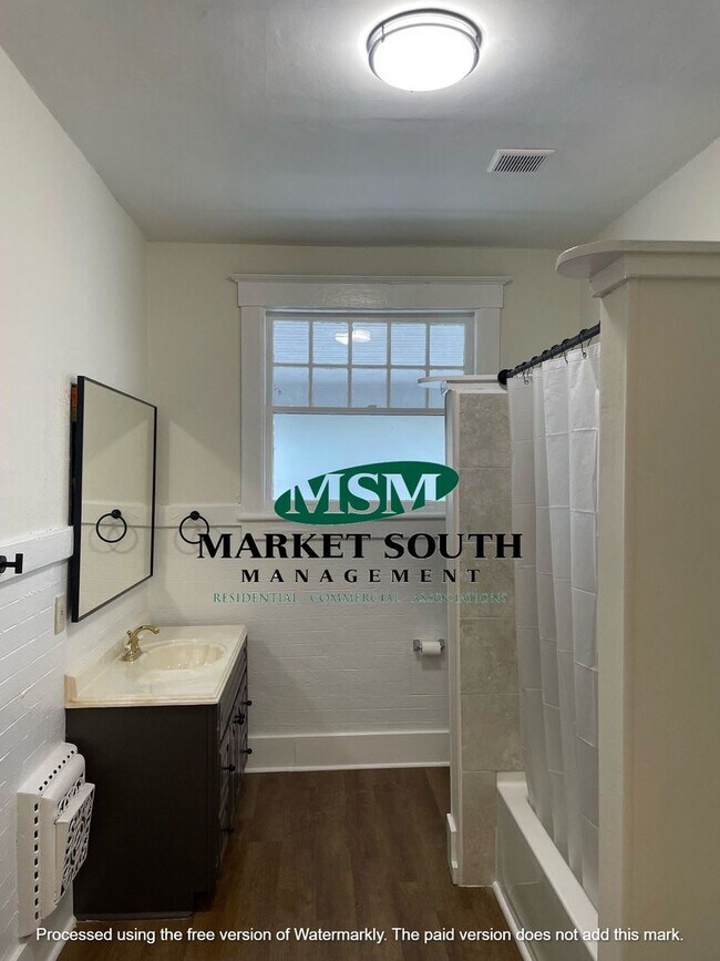 Foto del edificio - 539 E Henry St