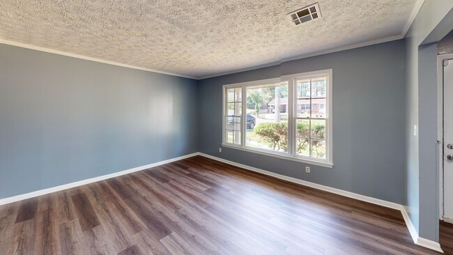 Building Photo - 4 Bedroom/3 Bath Home in Prattville