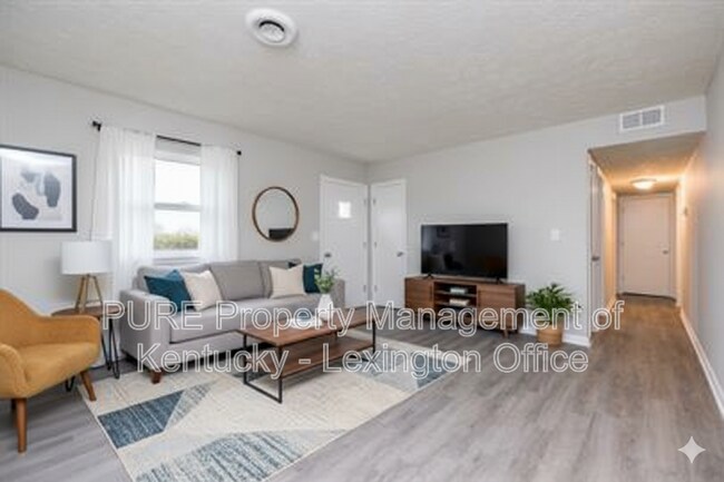 Photo - 1512 Shelburn Ct House