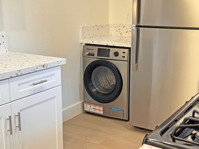 Building Photo - Residential Apartment near Downtown Fullerton