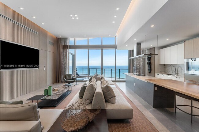 Foto del edificio - 15701 Collins Ave