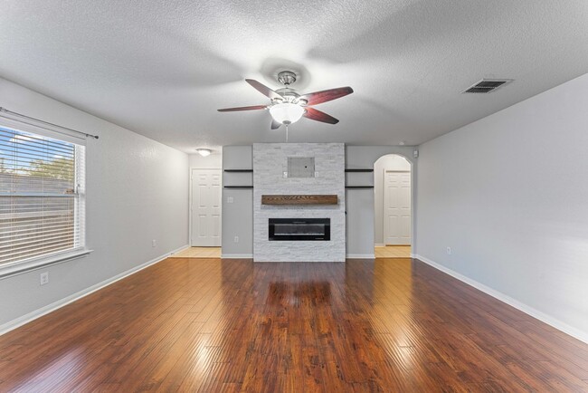 Building Photo - 10926 Acorn Canyon