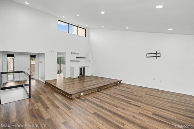 Building Photo - 7432 Azalea Ct