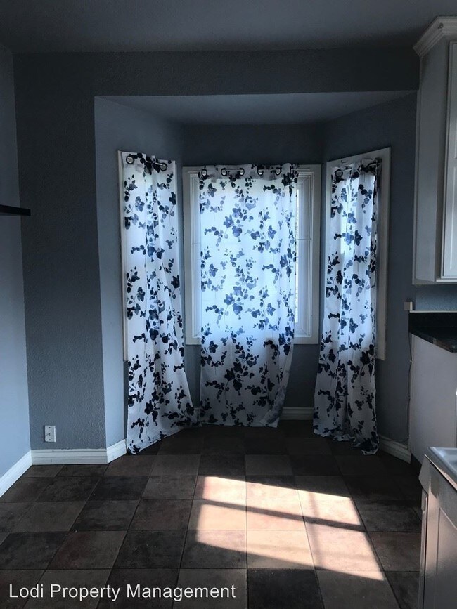 Foto del edificio - 2 br, 1 bath House - 108 4th St