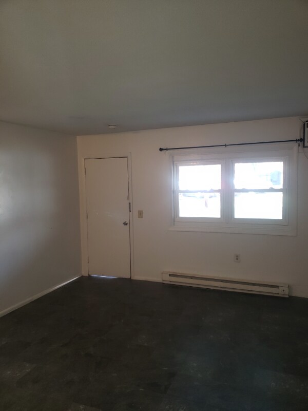 Building Photo - 133 Hilltop Cir