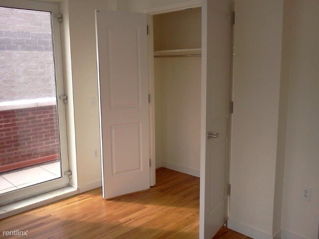 Building Photo - 1 br, 1 bath Apartment - 2234 37th St 2