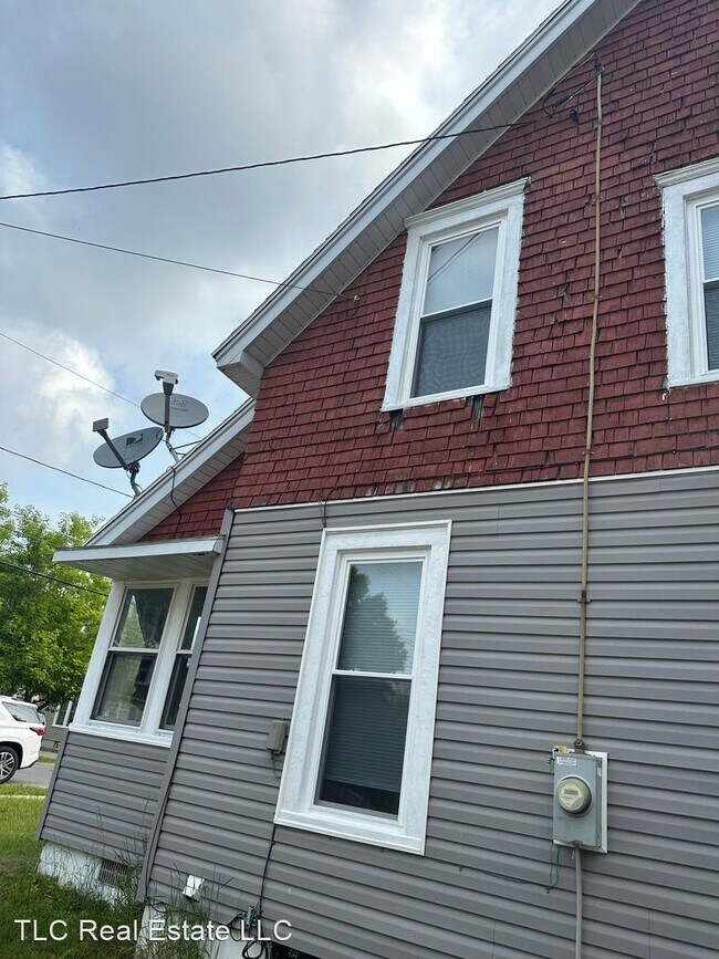 Building Photo - 3 br, 1 bath House - 14 Wilna Ave