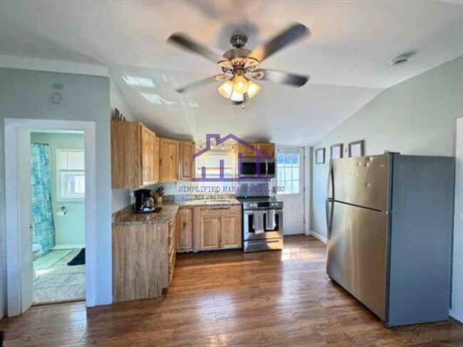 Foto del edificio - 7 Perkins Ave