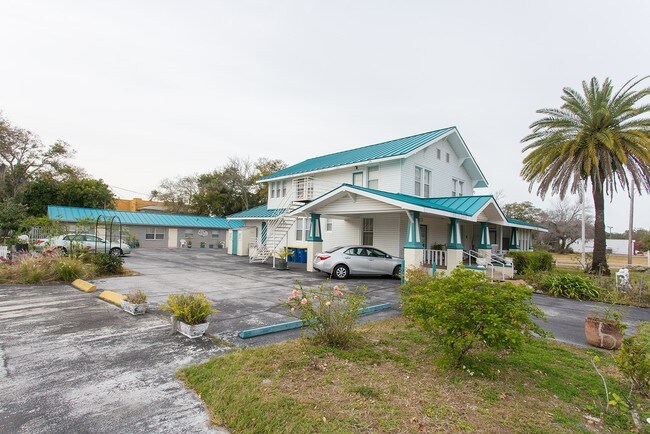 Building Photo - 1106 N Ft. Harrison Ave