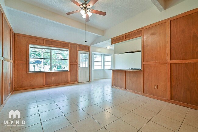 Foto del edificio - 712 Meadowglen Dr