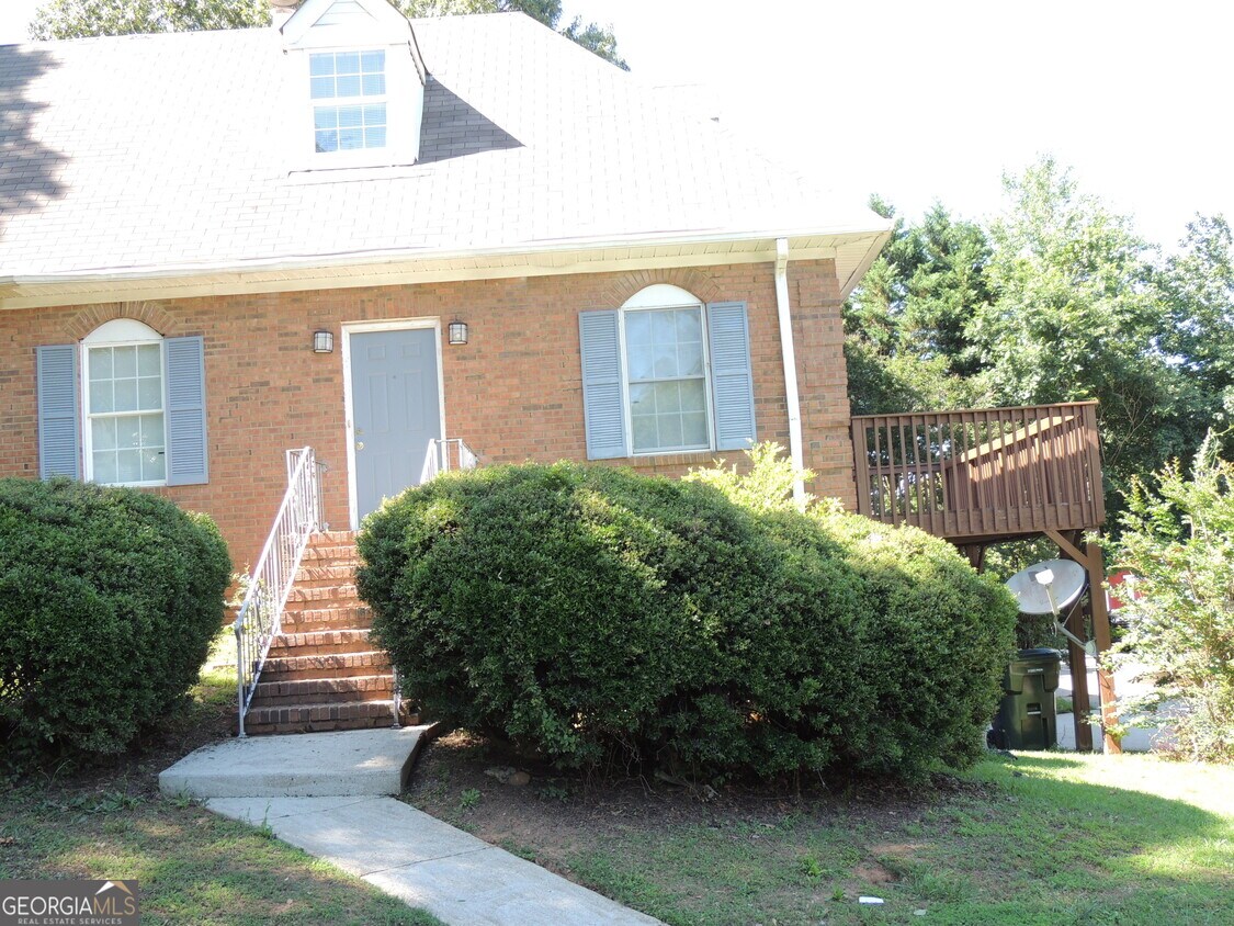 Primary Photo - 940 Park Pl NE