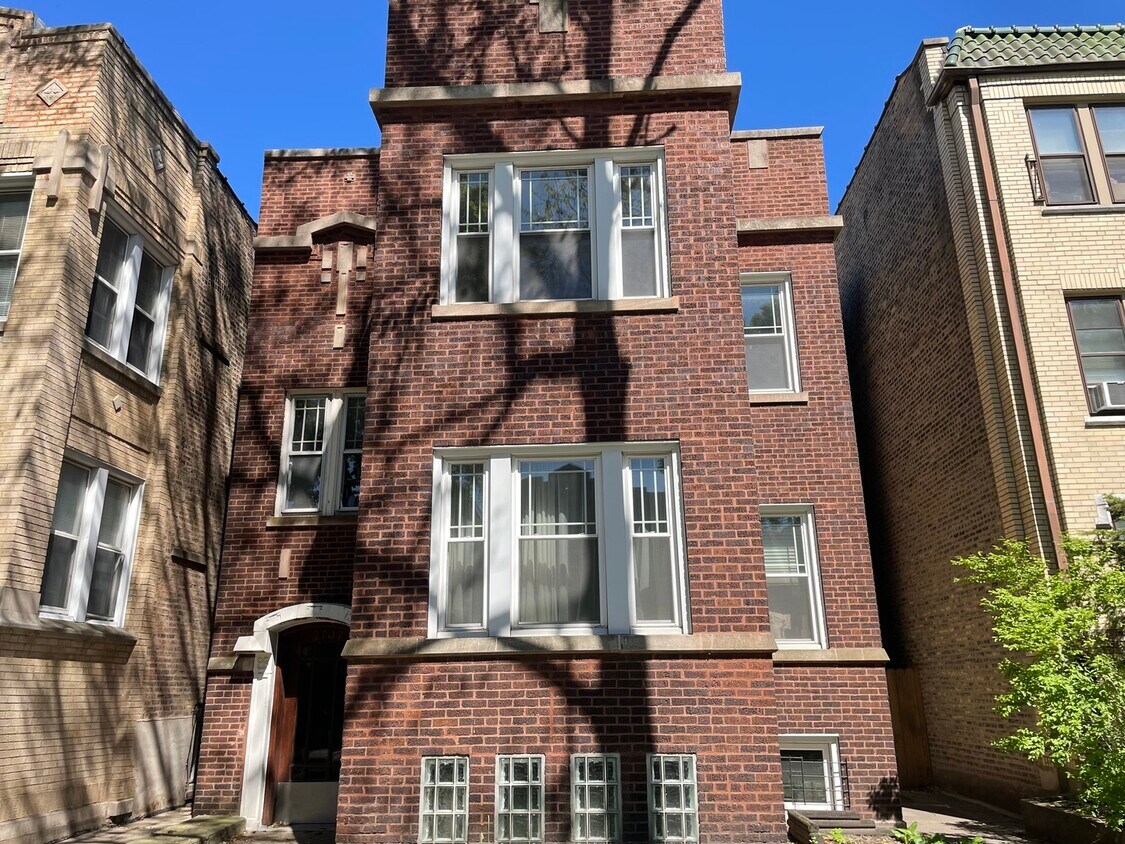 Foto principal - 5707 N Campbell Ave