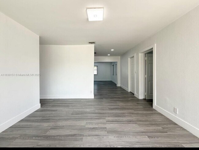 Foto del edificio - 2135 SW 46th Terrace