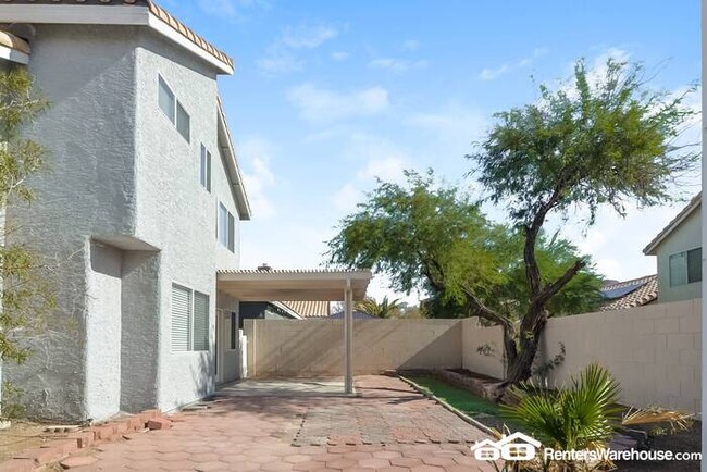 Foto del edificio - 4 bedroom 3 full bath - 2 story home