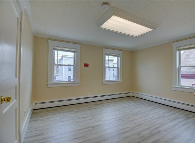 Building Photo - 64 Bradbury St