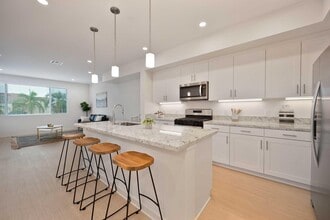 Building Photo - River Gate Townhomes