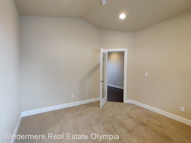 Building Photo - 4 br, 2.5 bath House - 1580 Ridgeview Loop SW