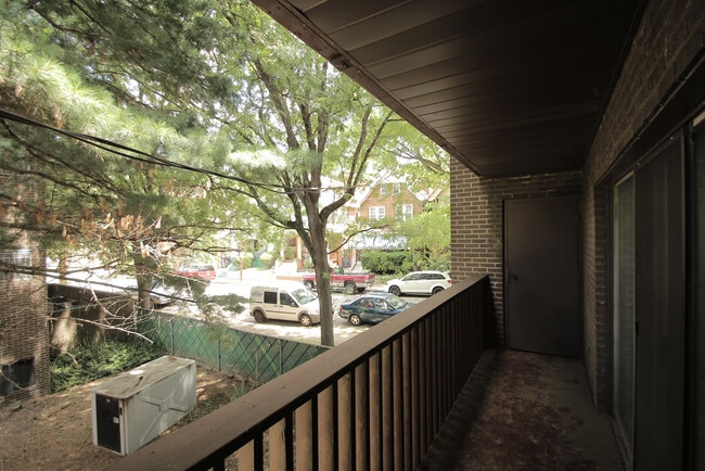 Building Photo - 527 Todd St