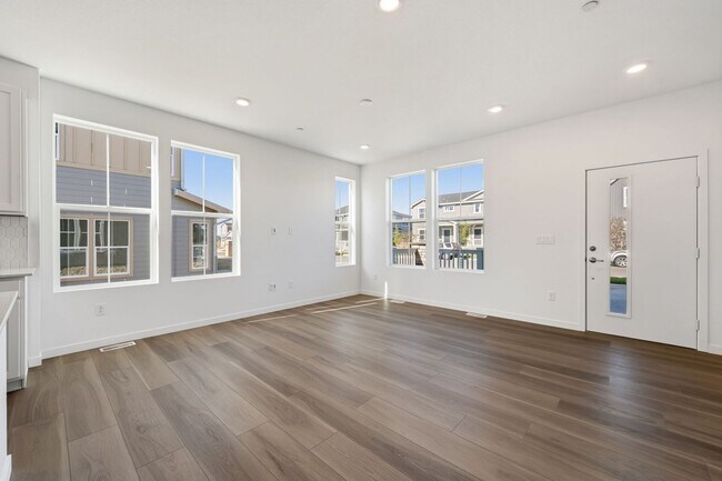 Foto del edificio - 6406 Masked Lark St