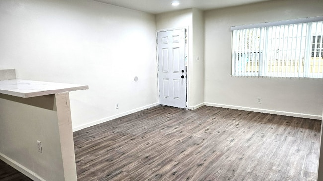 Photo - 11516 Eucalyptus Ave Apartment