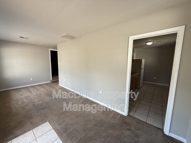 Foto del edificio - 265 Butler Rd