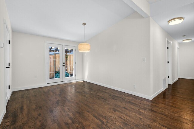 Foto del edificio - 5929 32nd Ave SW