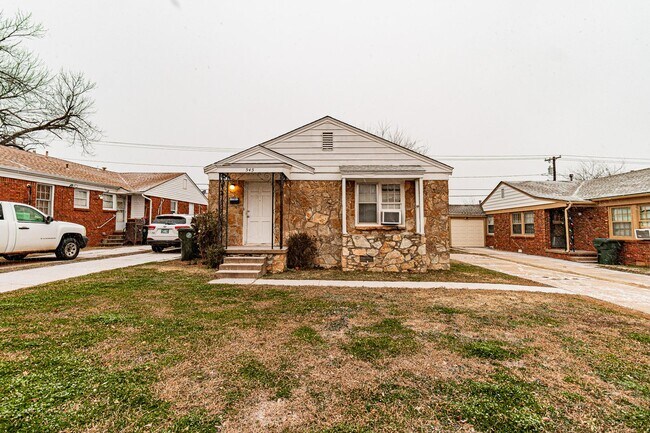 Building Photo - Charming One Bedroom in Midwest City: 545 ...