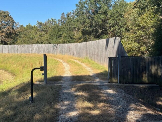 Building Photo - Getaway in the woods - Winnsboro