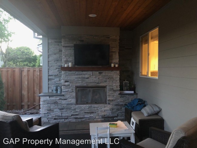 Foto del edificio - 28565 SW Canyon Creek Rd