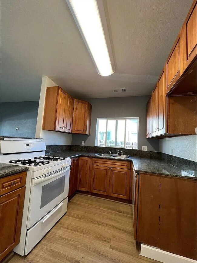 Foto del edificio - 3 Bedroom 1 1/2 Bath in Oak Park