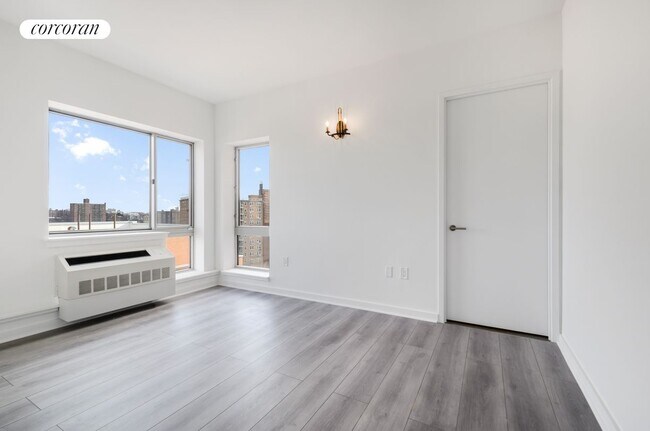 Building Photo - 460 W 236th St
