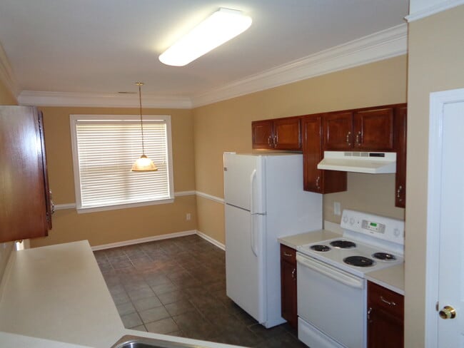 Building Photo - 12956 Deaton Hill Dr