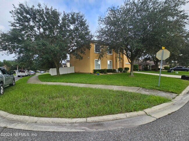 Building Photo - 3301 Horseshoe Trail Dr