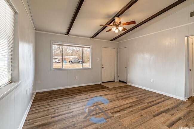 Foto del edificio - 6 Fulmer Ln