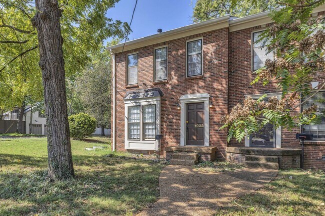Foto del edificio - Amazing 2BE/2.5BA duplex in the heart of Belmont & Hillsboro Village!