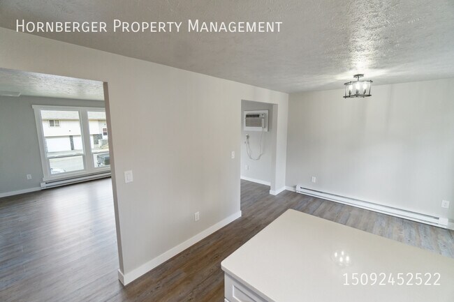 Foto del edificio - 3915 S Johnson St