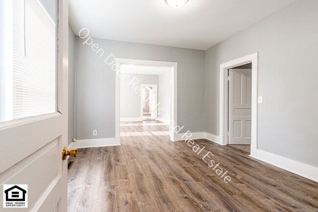 Foto del edificio - 515 N State St