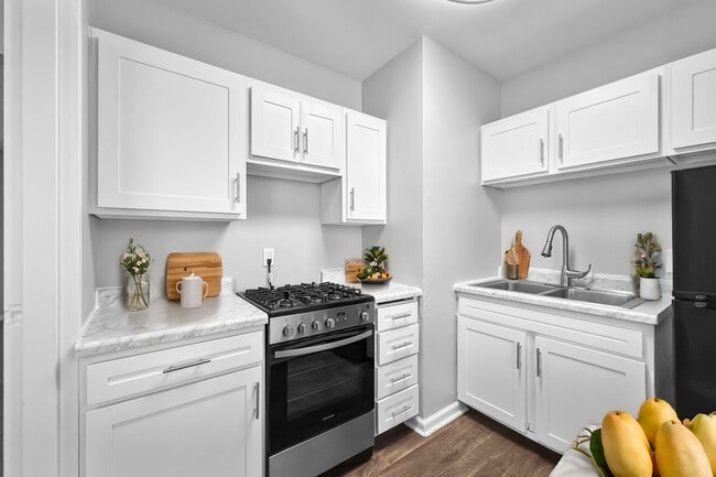 Kitchen - Wakonda Village Apartments and Manor