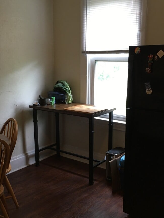 kitchen - 104 Ruth St