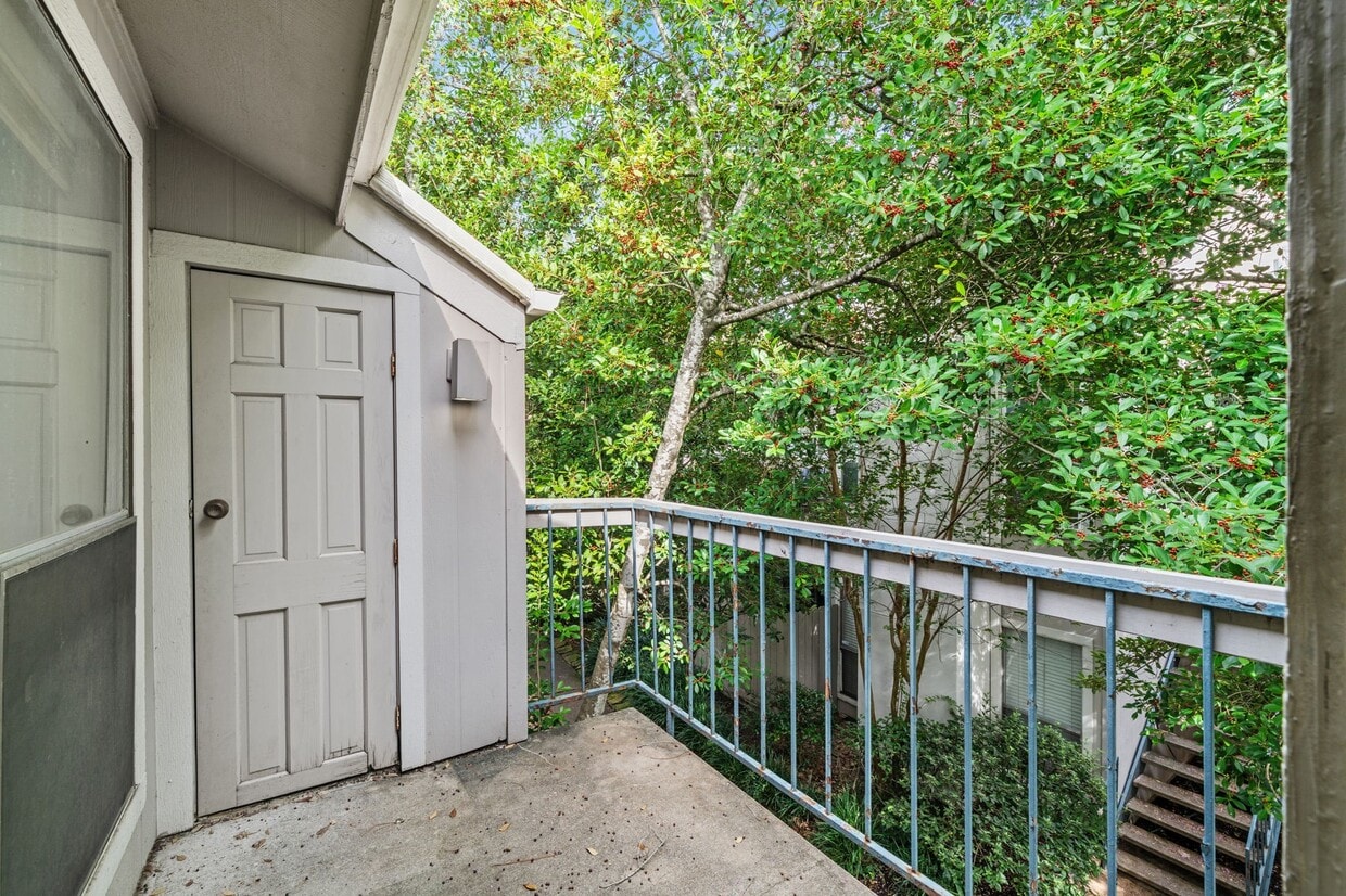Primary Photo - 7900 N Stadium Dr