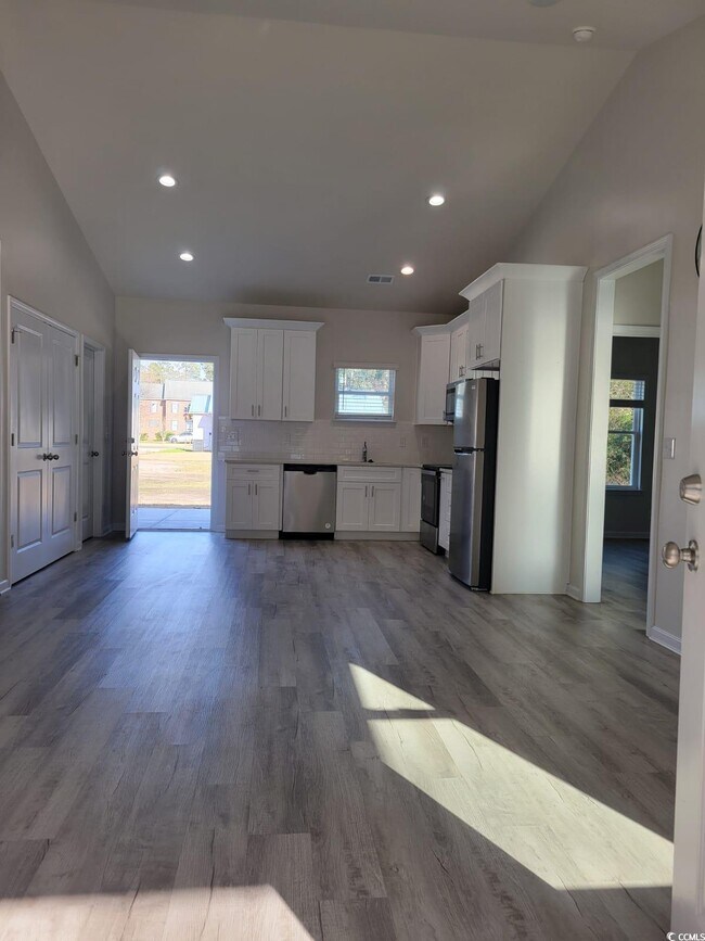 Building Photo - 4967 Lyons Ln