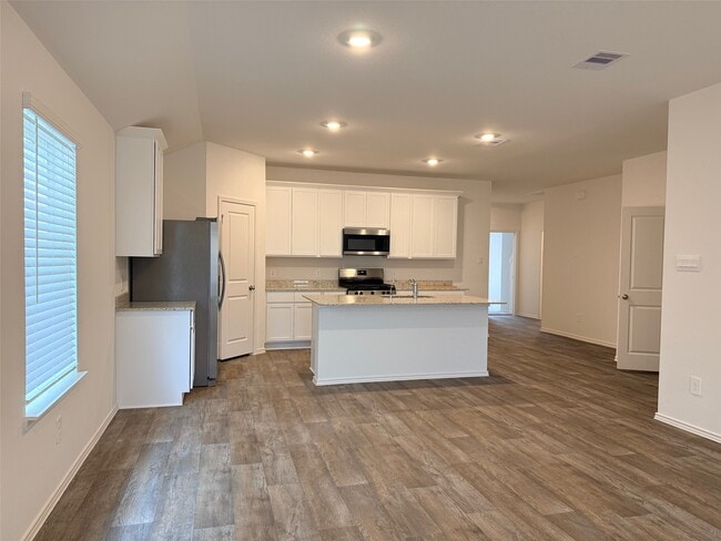 Building Photo - 3807 Axyl Run Ct