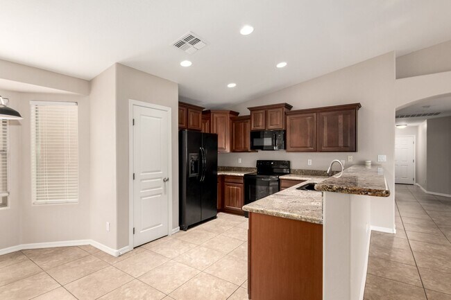 Foto del edificio - Spacious 3-Bedroom Home with Den in Gilbert!