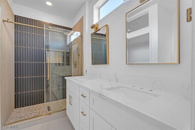 Foto del edificio - 2652 Youngdale Dr