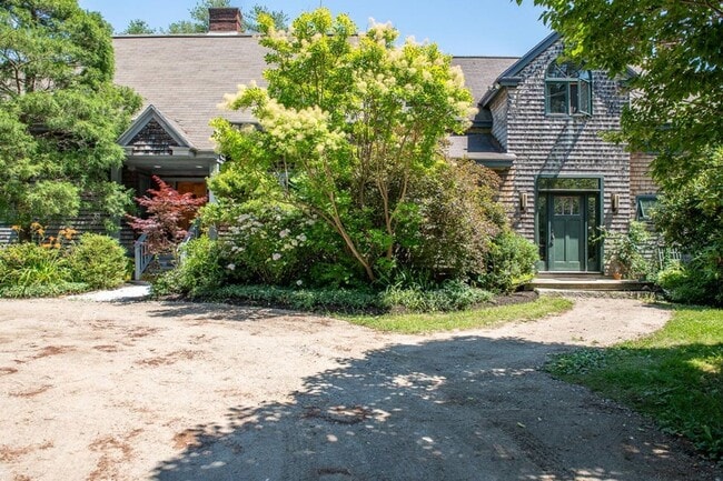 Building Photo - Gorgeous Harpswell Waterfront Property for...