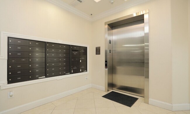 Foto del edificio - 2120 Kipling St