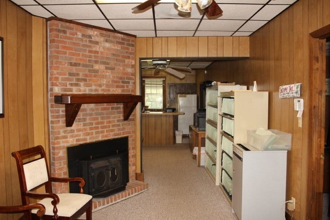Building Photo - 825 E Dogwood St