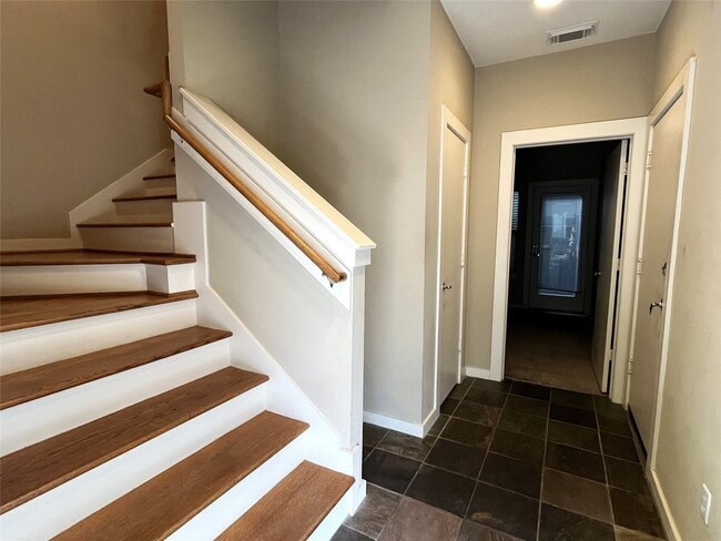 Foto del edificio - 4338 Center St